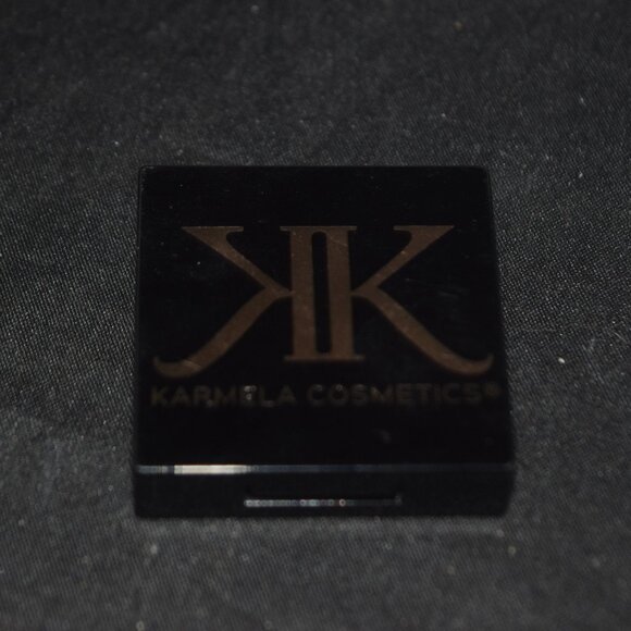 Karmela cosmetics Other - Karmela Cosmetics Mini compact Eyeshadow duo, New